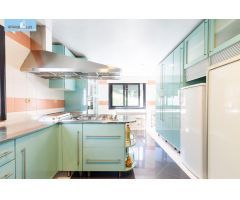 Exclusiva vivienda en El Serrallo con jardín, apartamento independiente y espectaculares vistas