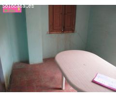 CASA CON MUCHOS M2 PARA REFORMAR CON MUCHAS POSIBILIDAD                            PRECIO NEGOCIABLE
