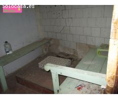 CASA CON MUCHOS M2 PARA REFORMAR CON MUCHAS POSIBILIDAD                            PRECIO NEGOCIABLE