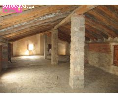 CASA CON MUCHOS M2 PARA REFORMAR CON MUCHAS POSIBILIDAD                            PRECIO NEGOCIABLE