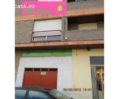 LOCAL PARA GARAJE O NEGOCIO EN EL CENTRO,SE PUEDE HACER TRASTERO AL TENER MUCHA ALTURA