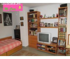 CHALET DE DOS PLANTAS COMO NUEVO LISTO PARA ENTRAR A VIVIR CON CUATRO DORMITORIOS