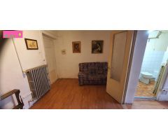 SE VENDE AMPLIO PISO EN EL CENTRO DE CALATAYUD CON 6 HABITACIONES, COCINA, BAÑO,  ALMACEN Y BODEGA