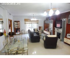 Chalet de 240m con Piscina en parcela de 1000m