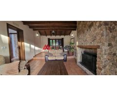 CHALET URBANO EN LOS NAVEROS