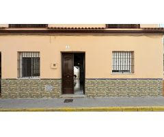 Bajo con Amplia Terraza y Múltiples Posibilidades en Chipiona