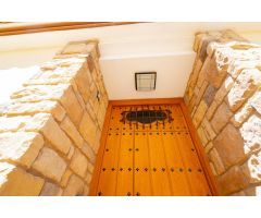 Chalet con primeras calidades y piscina climatizada