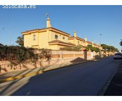 Chalet independiente de dos plantas en Las Mogarizas.