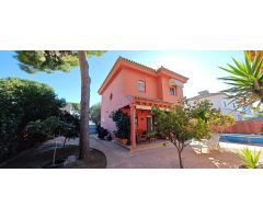 Gran chalet en Cerromolino, cercano a la playa y en zona residencial.