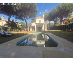 CHALET INDEPENDIENTE CON PISCINA Y VISTAS AL GOLF ( loma Sancti-Petri)