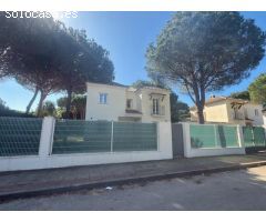 CHALET INDEPENDIENTE CON PISCINA Y VISTAS AL GOLF ( loma Sancti-Petri)