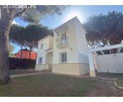 CHALET INDEPENDIENTE CON PISCINA Y VISTAS AL GOLF ( loma Sancti-Petri)