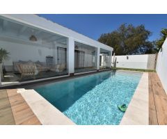 CHALET URBANO 3 DORMITORIOS PISCINA PLANTA BAJA