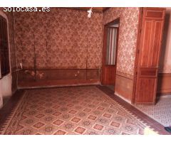 casa-palacio  en el pueble de Caudete