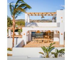 ?Ibiza Style Villa de Lujo con Vistas al Mar a estrenar en Moraira, Costa Blanca.
