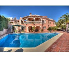 ?Amplia Villa con Vistas al Mar, Piscina y apartamentos en Benissa, Costa Blanca.