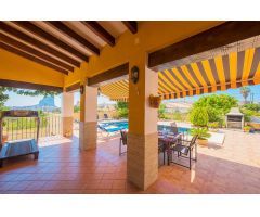 ?Villa De Una Sola Planta con Piscina y vistas al Peñon en Calpe, Costa Blanca.