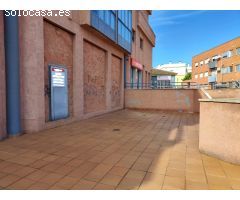Local en zona Las Delicias con amplia terraza.