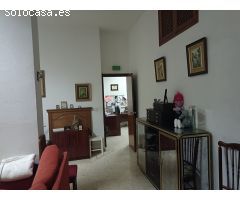Local comercial con vivienda anexa en zona de alto tránsito comercial