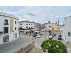 Piso con vistas privilegiadas en pleno centro y plaza de garaje