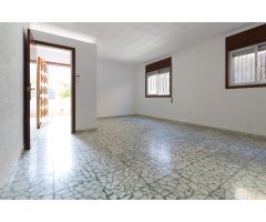 EN ALBARROSA. CASA PARA DOS FAMILIAS. DOS VIVIENDAS CON ENTRADA INDEPENDIENTE.