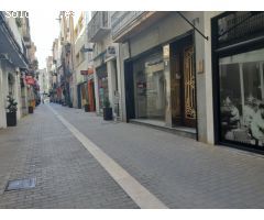 Local alquiler en primera linea