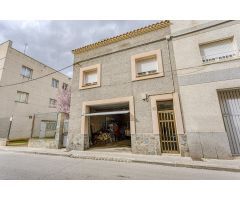 Gran casa en venda a Vilanova del Camí, orientada a sud i amb totes les comoditats!