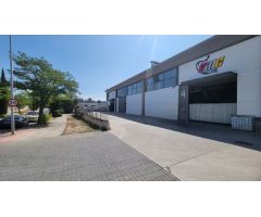 Nau industrial en venda al Polígon d’Igualada - 720 m² en planta baixa, amb pont grua i oficines