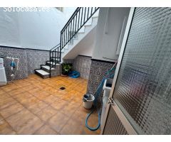 Se vende una casa adosada en centro de Molvizar Granada