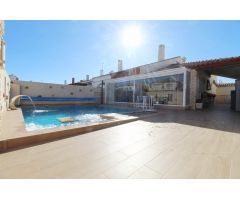 Villa de Lujo en Venta en Torre de la Horadada, Alicante