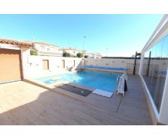 Villa de Lujo en Venta en Torre de la Horadada, Alicante