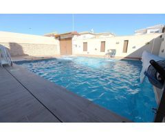 Villa de Lujo en Venta en Torre de la Horadada, Alicante