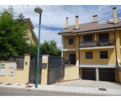 CHALET ADOSADO EN VENTA