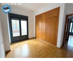 Piso en finca de reciente construcción con ascensor junto a Plaza España