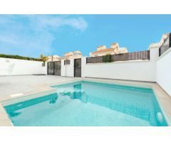 Villa con Piscina Privada en Torrevieja