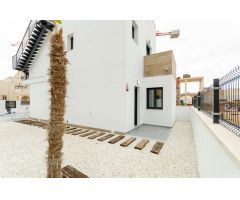 Villa con Piscina Privada en Torrevieja