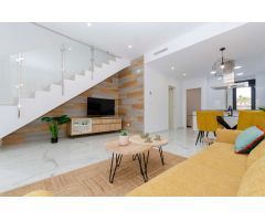 Villa con Piscina Privada en Torrevieja