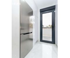 Villa con Piscina Privada en Torrevieja