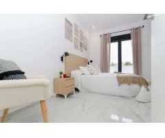 Villa con Piscina Privada en Torrevieja