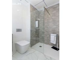 Villa con Piscina Privada en Torrevieja