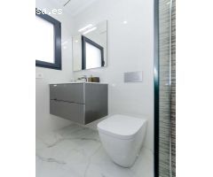 Villa con Piscina Privada en Torrevieja