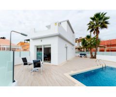 Villa con Piscina Privada en Torrevieja