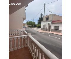 Fantástica Casa Adosada de 2 Habitaciones y 2 Baños en Catral, Alicante - €108.500