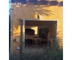 Mansion Rústica de 400m2 en Venta en Catral: Una Gran Propiedad Llena de Potencial