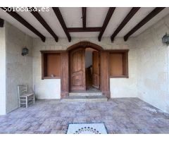 Mansion Rústica de 400m2 en Venta en Catral: Una Gran Propiedad Llena de Potencial