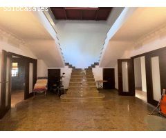 Mansion Rústica de 400m2 en Venta en Catral: Una Gran Propiedad Llena de Potencial