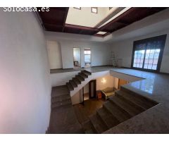 Mansion Rústica de 400m2 en Venta en Catral: Una Gran Propiedad Llena de Potencial