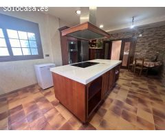 Mansion Rústica de 400m2 en Venta en Catral: Una Gran Propiedad Llena de Potencial