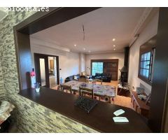 Mansion Rústica de 400m2 en Venta en Catral: Una Gran Propiedad Llena de Potencial