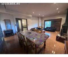 Mansion Rústica de 400m2 en Venta en Catral: Una Gran Propiedad Llena de Potencial